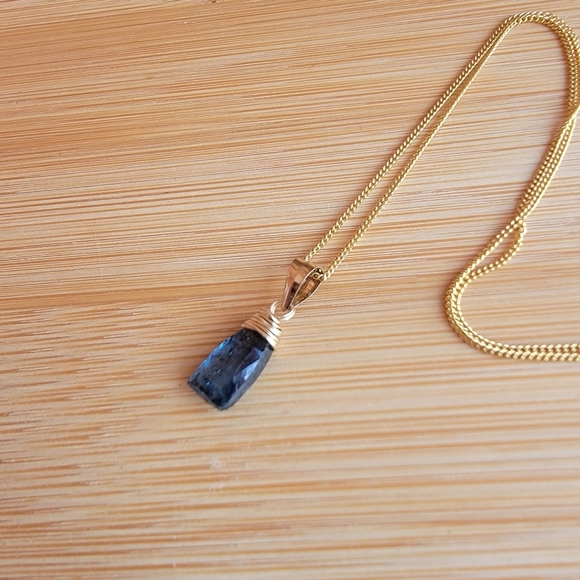 MOSS KYANITE Necklace Minimalist Crystal Gemstone - Picture 3 of 3